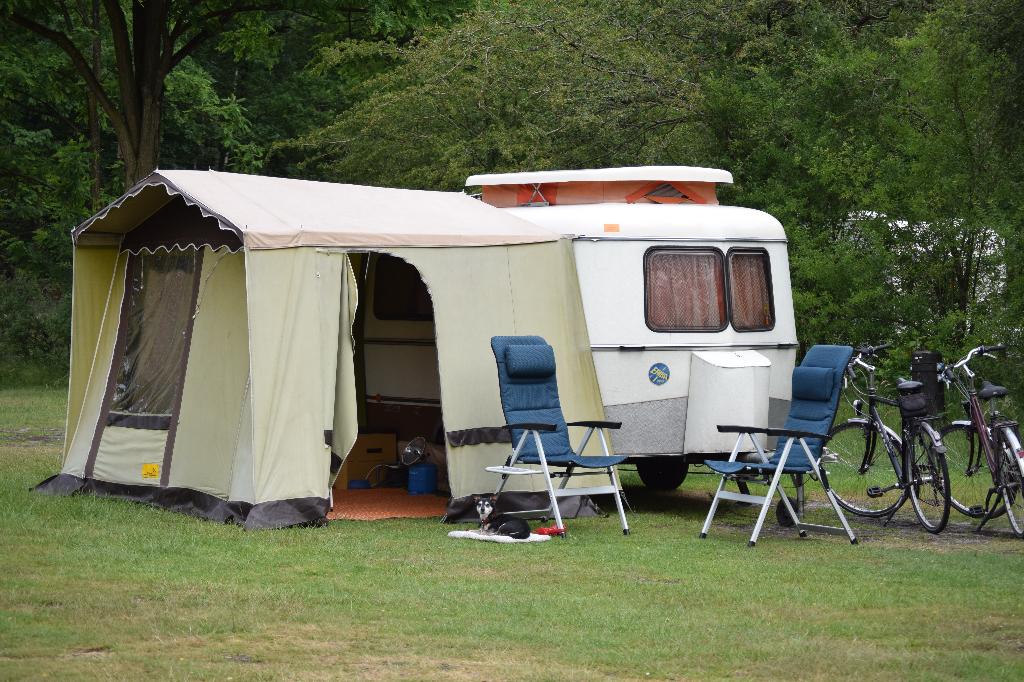 Retro caravan Eriba Pan Familia, Caravans en Kamperen, Kachel, Dwarsbed, Treinzit, Tot en met 3