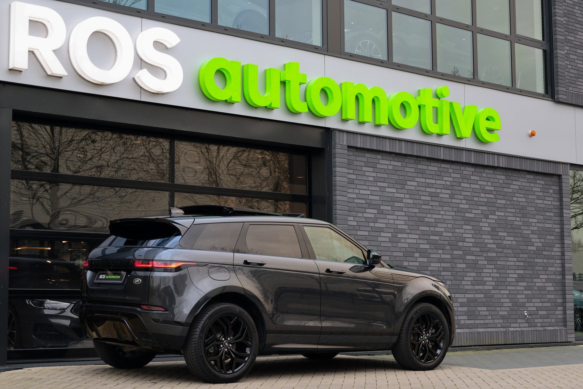 Land Rover Range Rover Evoque 1.5 P300e AWD R-Dynamic S | BT, Automaat, 15 kWh, Bedrijf, Hybride Elektrisch/Benzine