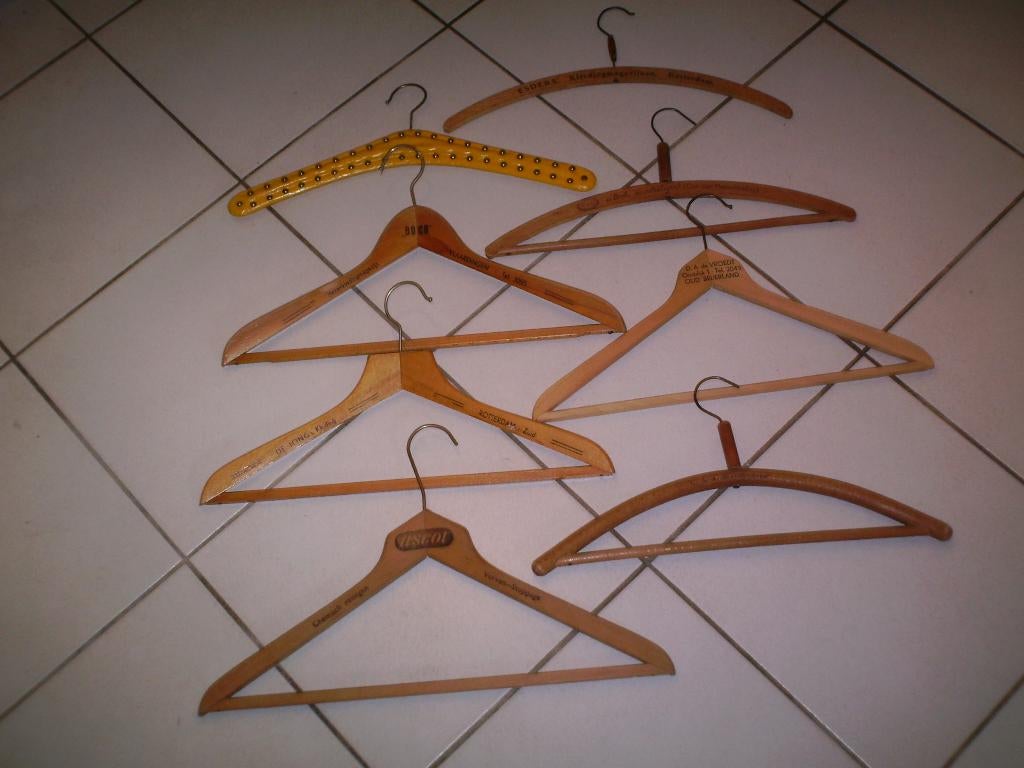 Curiosa en Brocante - Oude decoratieve kleerhangers., Verzamelen, Retro, Ophalen of Verzenden, Huis en Inrichting