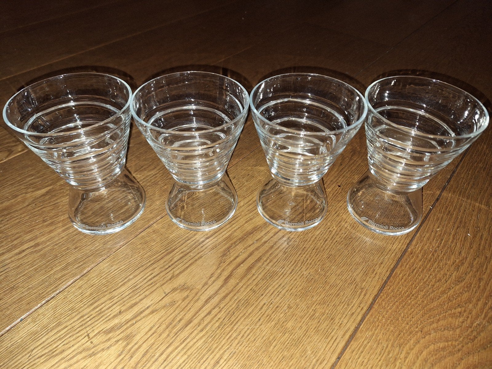 Set van 4 Bormioli Rocco ijsglazen, Ophalen of Verzenden, Zo goed als nieuw, Glas, Glas of Glazen