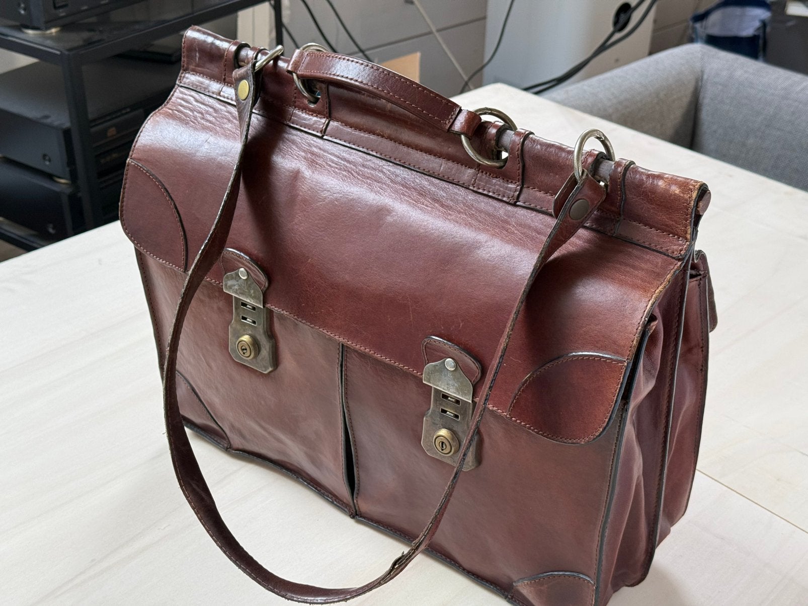 Claudio Ferrici Laptoptas 17” - Kastanjebruin Leer, Sieraden, Tassen en Uiterlijk, Tassen | Damestassen, Ophalen of Verzenden