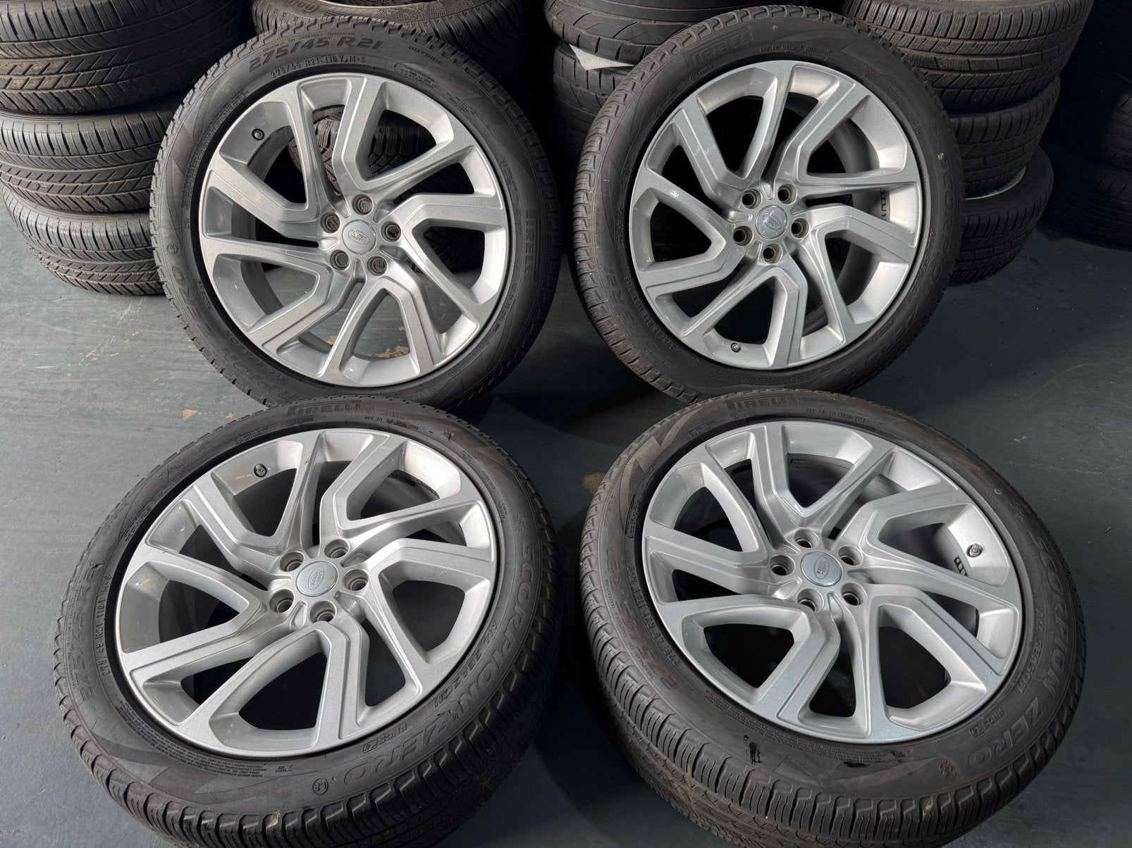 21” Originele Range Rover Velgen Pirelli banden 275/45/21, 275 mm, Banden en Velgen, Nieuw, Zomerbanden