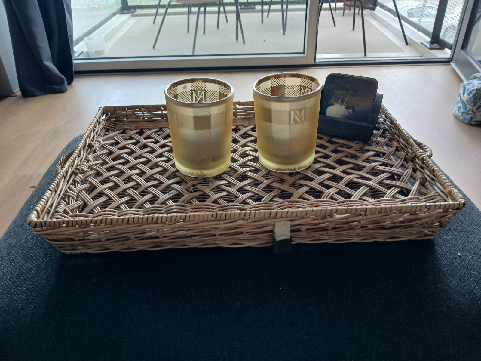 Mooi rieten dienblad Riviera Maison - Zo goed als nieuw, Ophalen, Gevlochten, Zo goed als nieuw, Riet