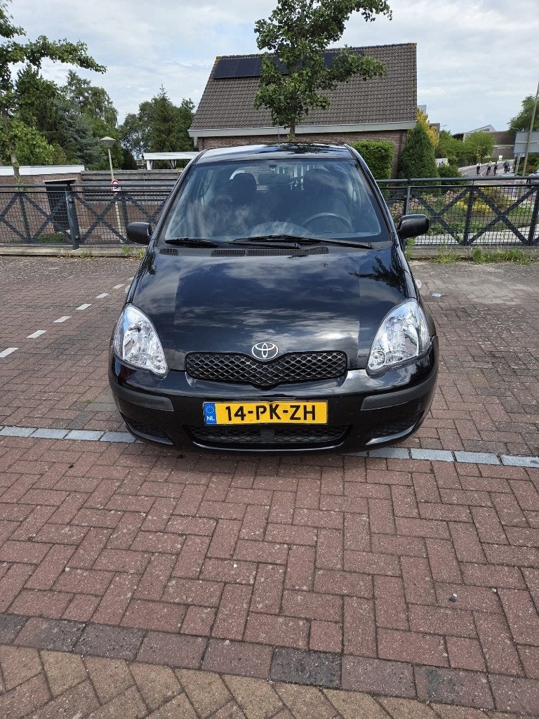 Toyota Yaris 1.3 16V Vvti 3DR Linea Terra 2004 Zwart, Voorwielaandrijving, Stof, 4 cilinders, 400 kg
