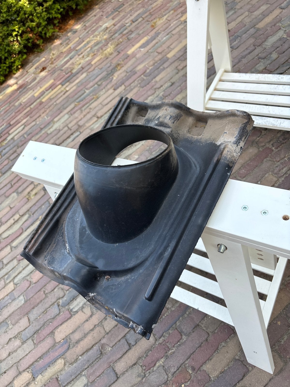 Zwarte universele dakpan met ventilatieopening, Gebruikt, Steen of Klei, Zwart, Ophalen of Verzenden