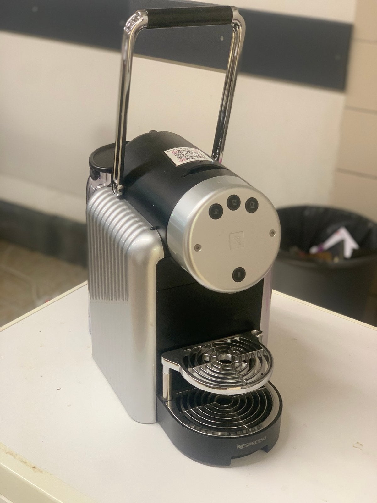 Nespresso zenius koffie apparaat, Ophalen, Espresso apparaat, Zo goed als nieuw, 1 kopje