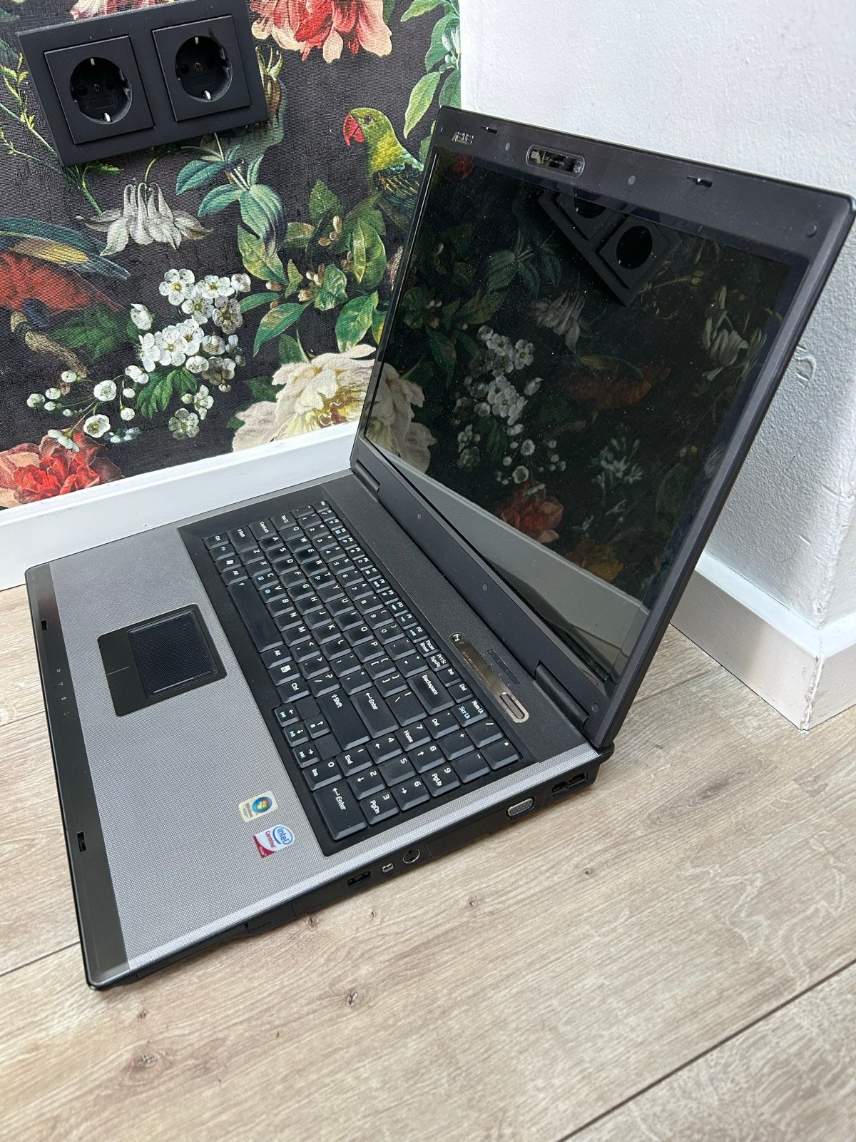 Asus F7E (zonder HDD/SSD), Computers en Software, Windows Laptops, Gebruikt, Minder dan 4 GB, Qwerty, Minder dan 2 Ghz