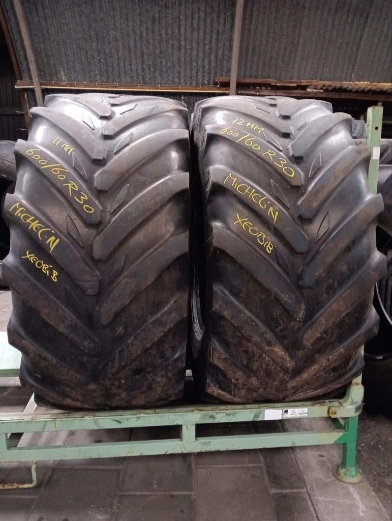Set 600/60R30 Michelin Xeobib, Zakelijke goederen, Agrarisch | Onderdelen | Banden, Velgen en Assen, Ophalen of Verzenden