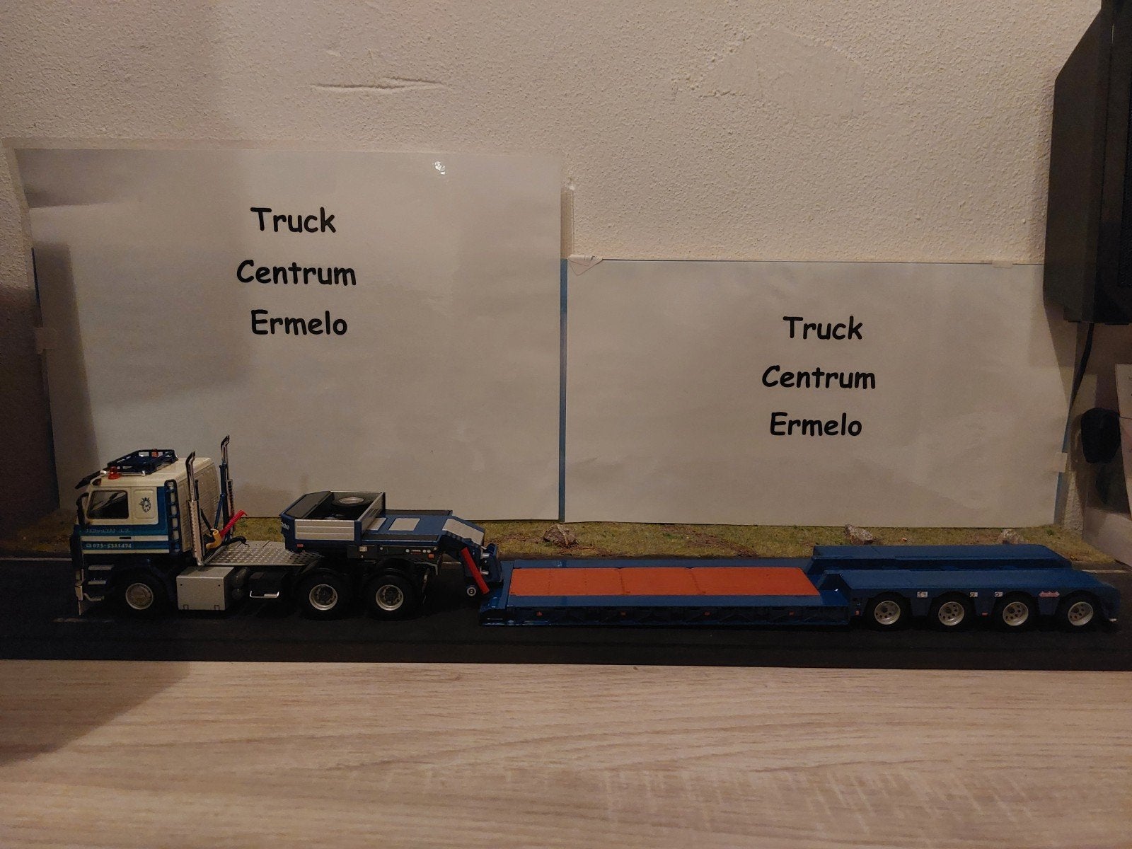 Schoones B.V.; SCANIA 3 SERIES 6X4 LOW LOADER I EURO - 4 AXL, Hobby en Vrije tijd, Ophalen of Verzenden, Nieuw, Bus of Vrachtwagen