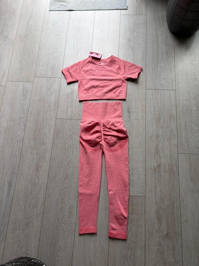 OstroVit Sportset: Legging & Croptop - Roze, Maat M, Ophalen of Verzenden, Zo goed als nieuw, Maat 34 (XS) of kleiner, Roze