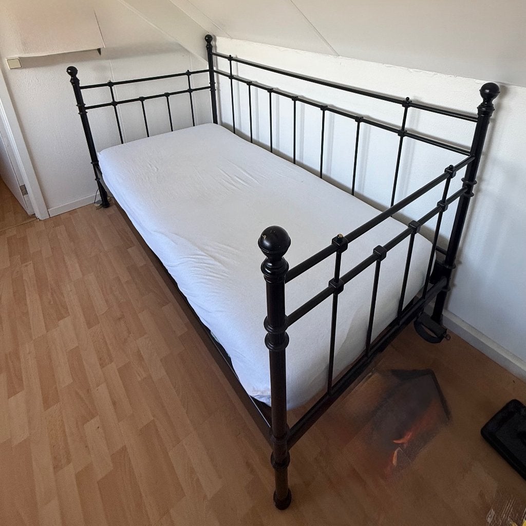 Zwart metalen bedbank / daybed 1-persoons incl. lattenbodem, Ophalen, Gebruikt, 90 cm, Eenpersoons