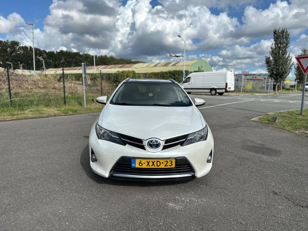 Toyota Auris 1.8 Hybrid 2014 3 EN 6 MAANDEN GARANTIE !!!, Auto's, Toyota, Wit, Origineel Nederlands, 1798 cc, Navigatiesysteem