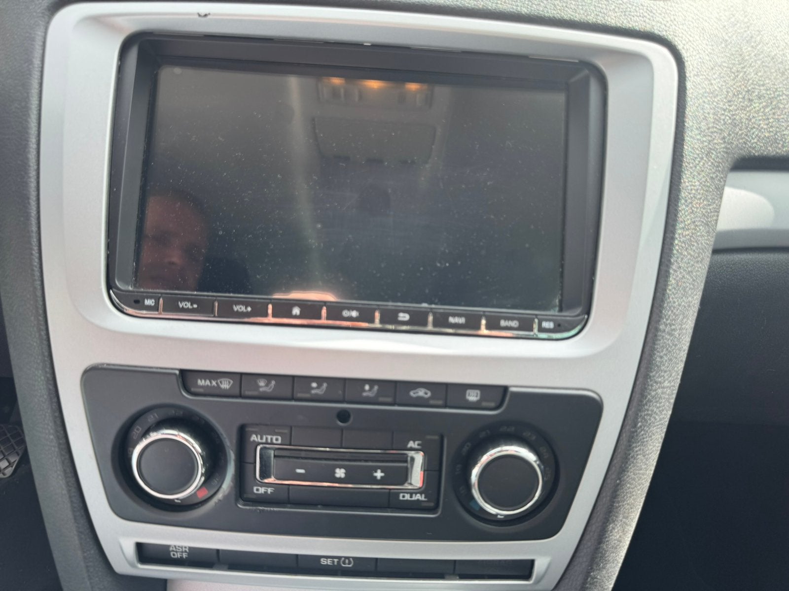 Android/apple carplay multimedia scherm excl installatie, Auto diversen, Ophalen of Verzenden, Zo goed als nieuw