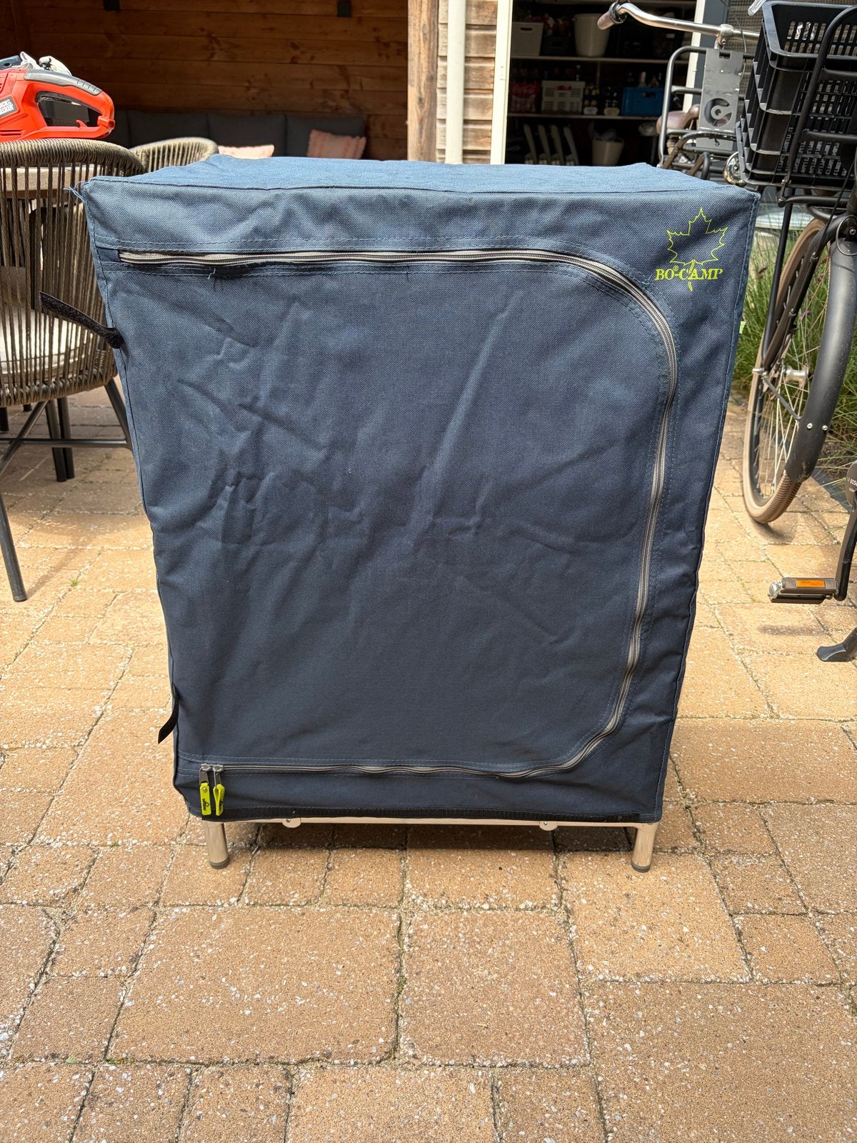 Bo-Camp campingkast met 2 planken en opberghoes, Caravans en Kamperen, Kampeeraccessoires, Ophalen, Gebruikt