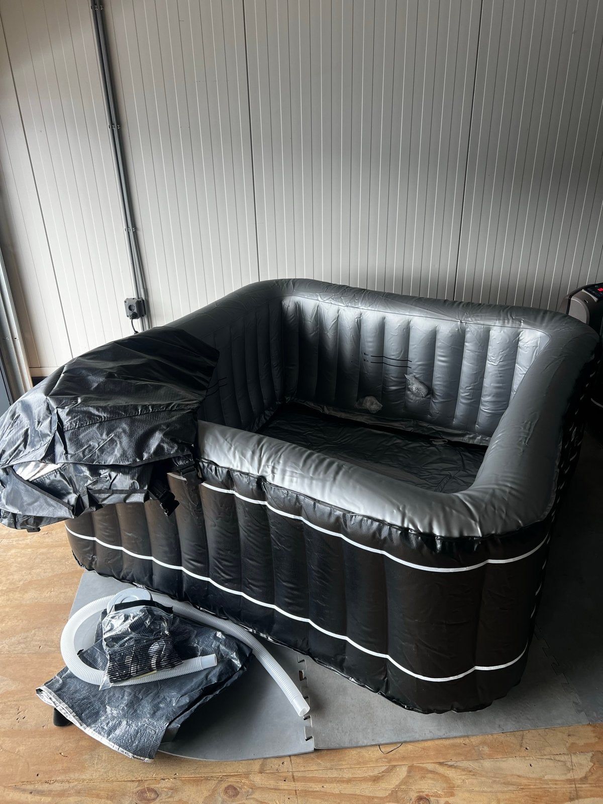 Netspa Aspen Opblaasbare Jacuzzi spa. ALLEEN spa liner., Ophalen of Verzenden, Zo goed als nieuw, Afdekzeil, Opblaasbaar