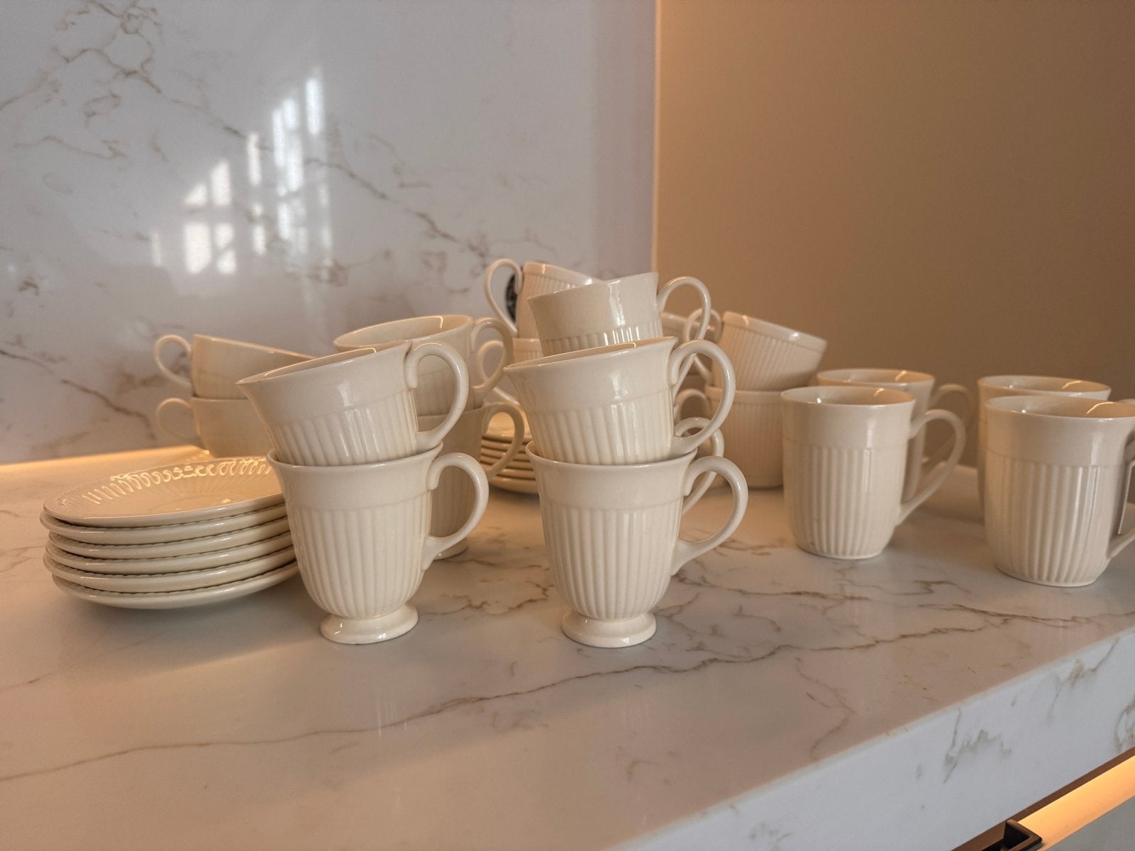 Wedgwood Edme & Windsor Kopjes en Schotels - 26 stuks, Ophalen of Verzenden, Zo goed als nieuw, Wedgwood, Kop(pen) en/of Schotel(s)