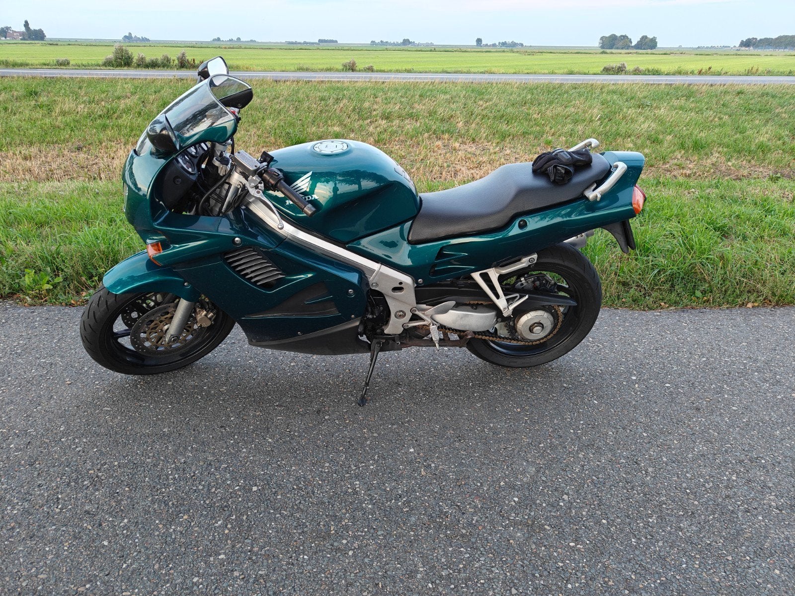 VFR 750 1994, Particulier
