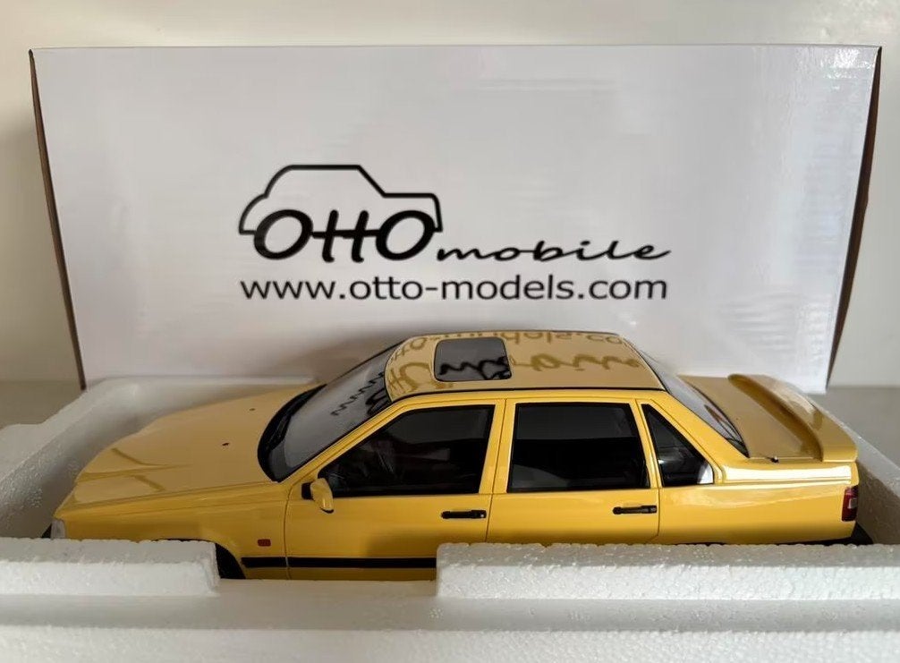 Volvo 850 T-5R Cream Yellow 1996 1:18 (nieuw), Verzenden, Nieuw, Auto, OttOMobile