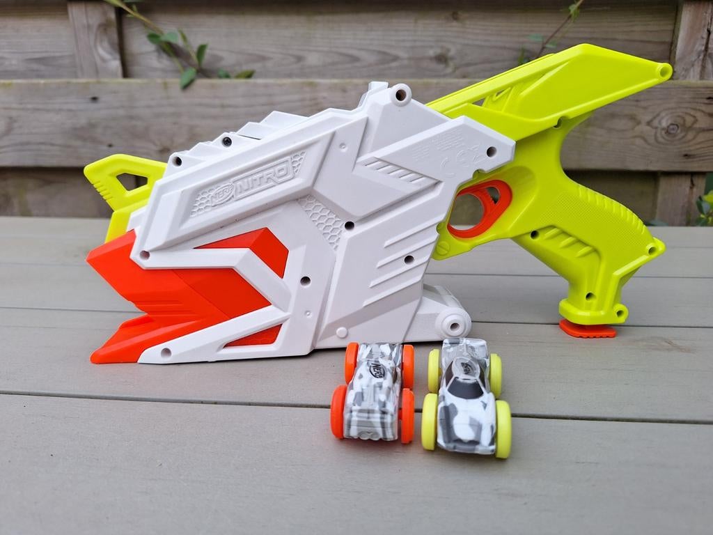 Nerf Nitro blaster met 2 auto's, Ophalen, Gebruikt, Elektrisch, Overige merken