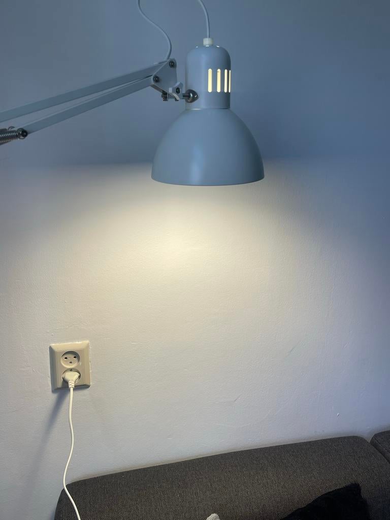 Ikea bureau lampen (2 stuks) - mist 1 onderdeel, Ophalen, Gebruikt, Metaal, 50 tot 75 cm