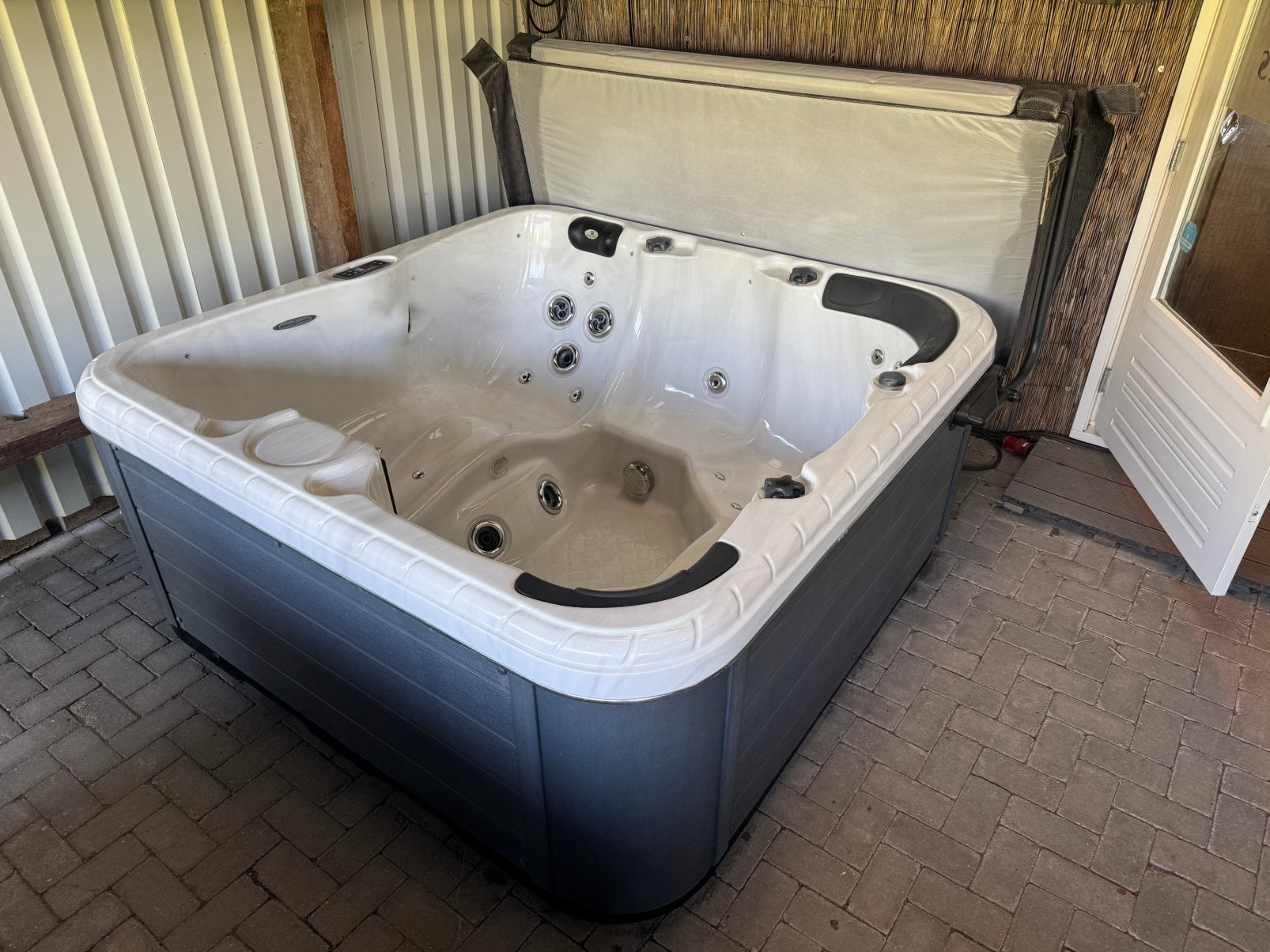 Jacuzzi gebruikt Passion Spa Refresh 5-pers Balboa inc cover, Info@vdkspas.nl, 4011GM, Passion Spa, Ophalen of Verzenden