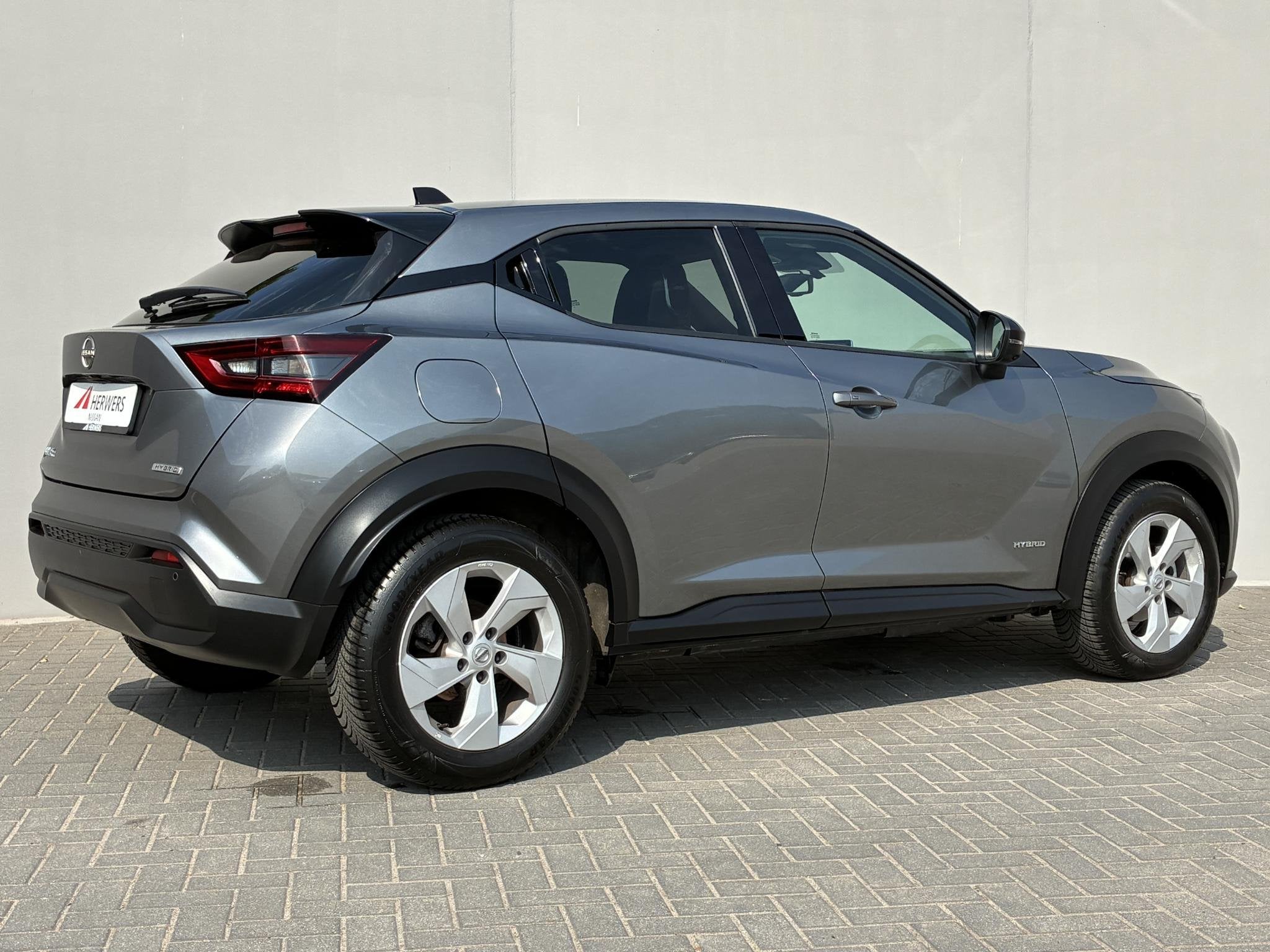 Nissan Juke 1.6 Hybrid Tekna / Sound Pack / All-Season bande, Auto's, 1300 kg, Gebruikt, Leder en Stof, Bedrijf