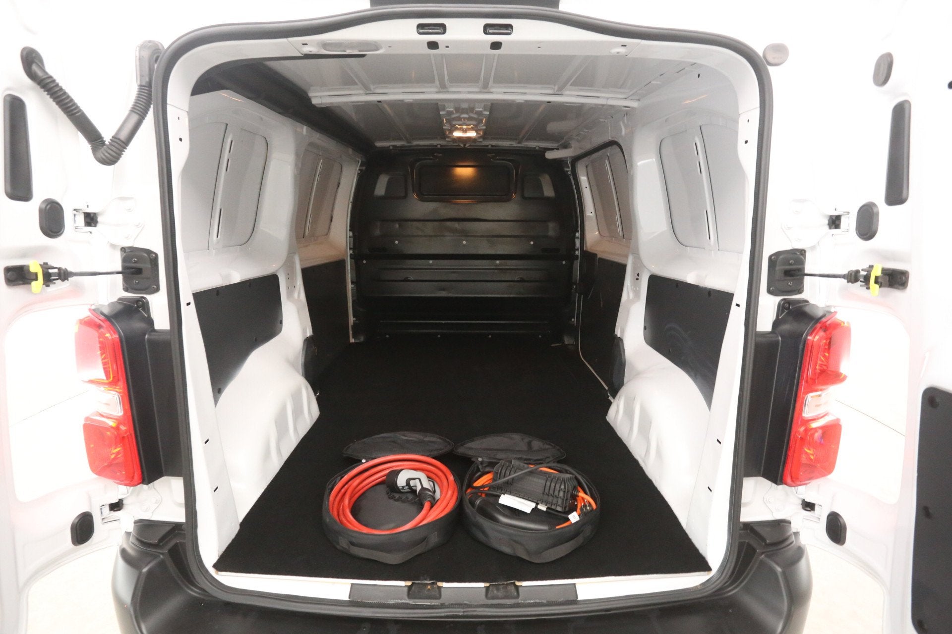 Citroën Jumpy Elektrisch L2H1 75 kWh | Snelladen | SOH 92%, Auto's, Gebruikt, Citroën, Wit, 75 kWh