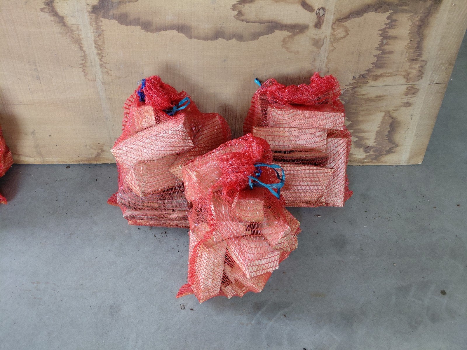 Haardhout in netzakjes., Minder dan 3 m³, Ophalen