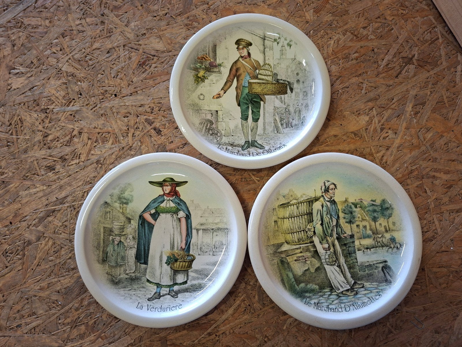 3 Belgische Keramis bordjes ,oude Franse bordjes, Antiek en Kunst, Antiek | Keramiek en Aardewerk, Ophalen of Verzenden