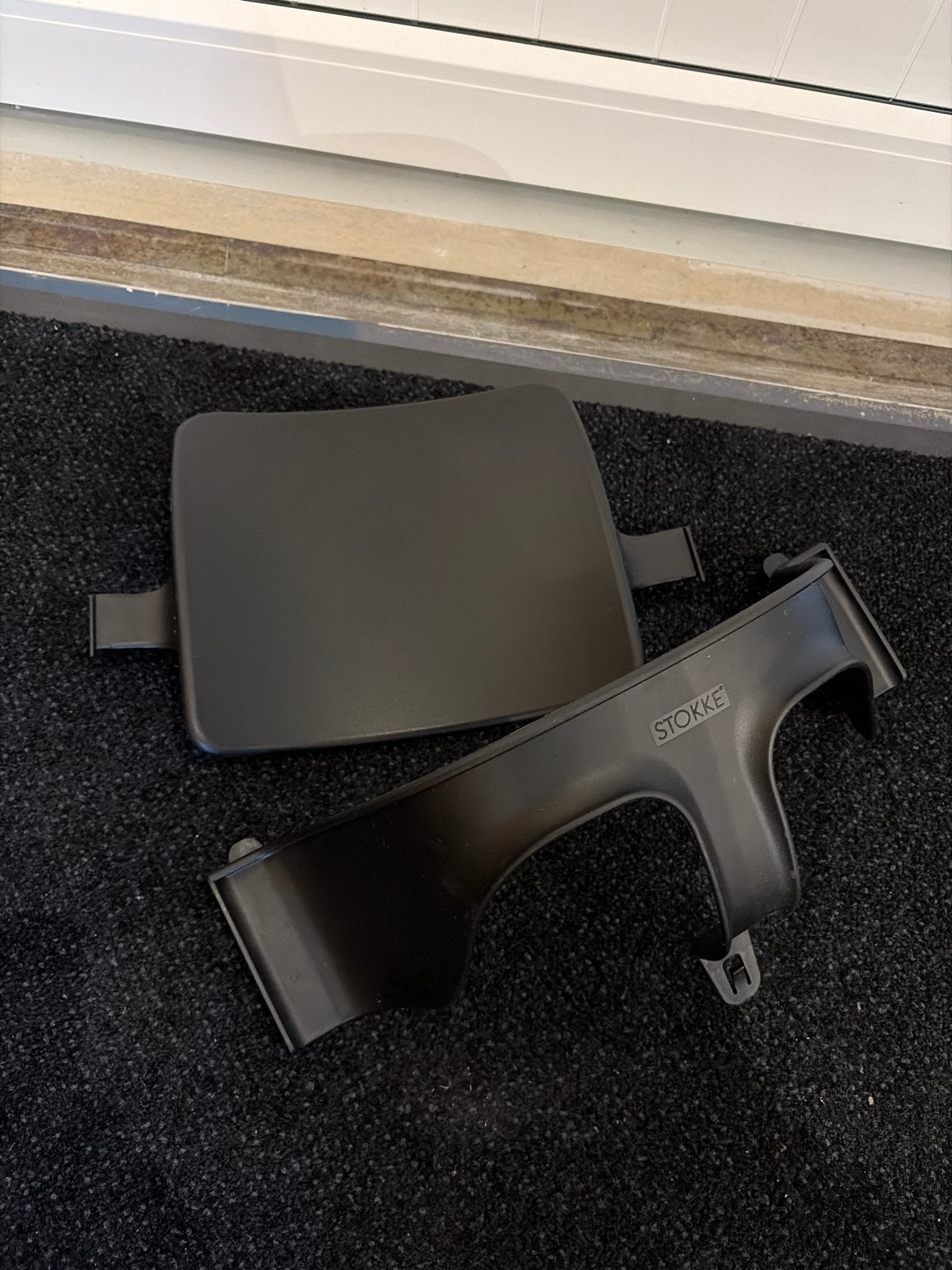 Stokke Tripp Trapp Baby Set en Tray- Zwart, Kinderen en Baby's, Ophalen of Verzenden, Gebruikt, Meegroeistoel, Afneembaar eetblad
