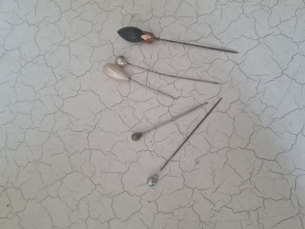 5 bijna antieke hoedenspelden