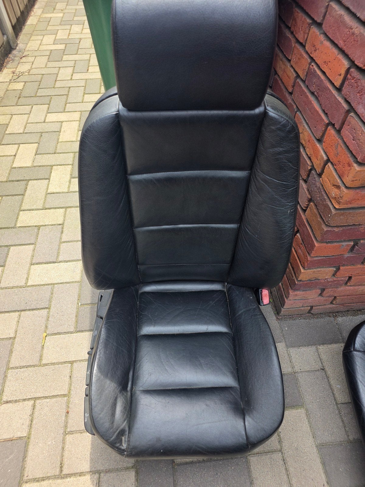 BMW E36 2x zwarte lederen voorstoelen -  goede staat, Auto-onderdelen, Interieur en Bekleding, Ophalen, Gebruikt, Universele onderdelen