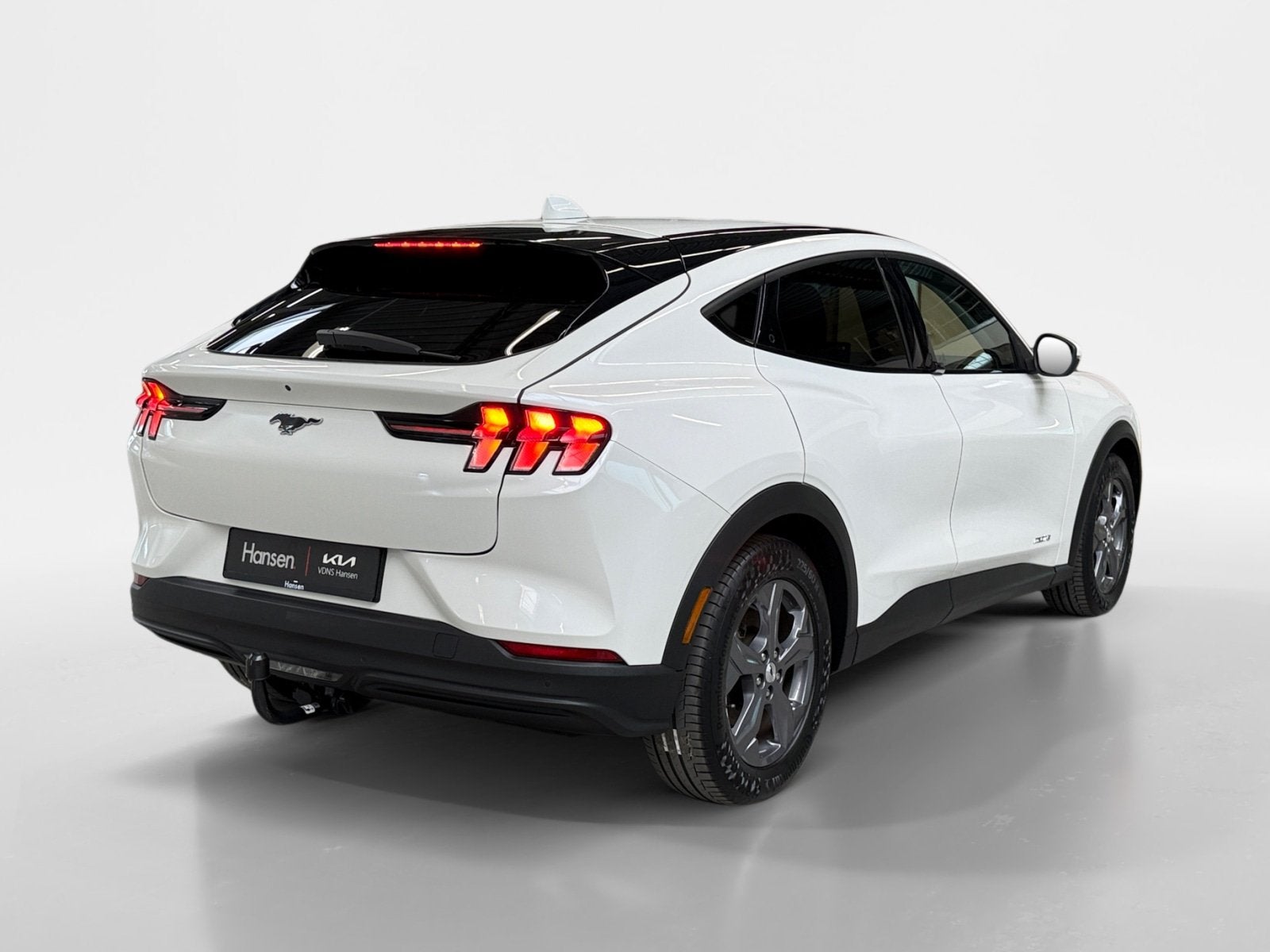 Ford Mustang Mach-E RWD 75 kWh I SOH 93,9% I Leder I Trekhaa, Auto's, Automatische klimaatregeling, Gebruikt, 750 kg, Wit