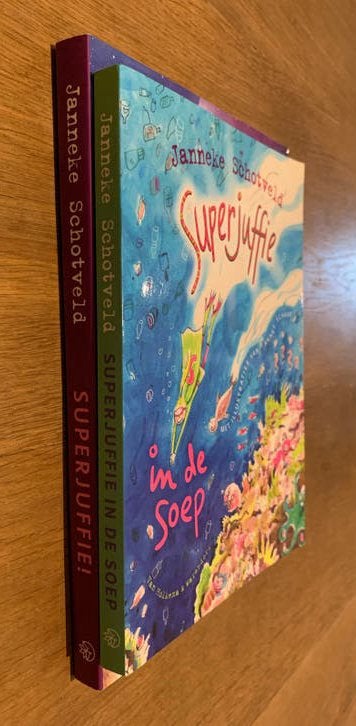 Superjuffie! en Superjuffie in de Soep - Janneke Schotveld, Ophalen of Verzenden, Gelezen, Fictie algemeen