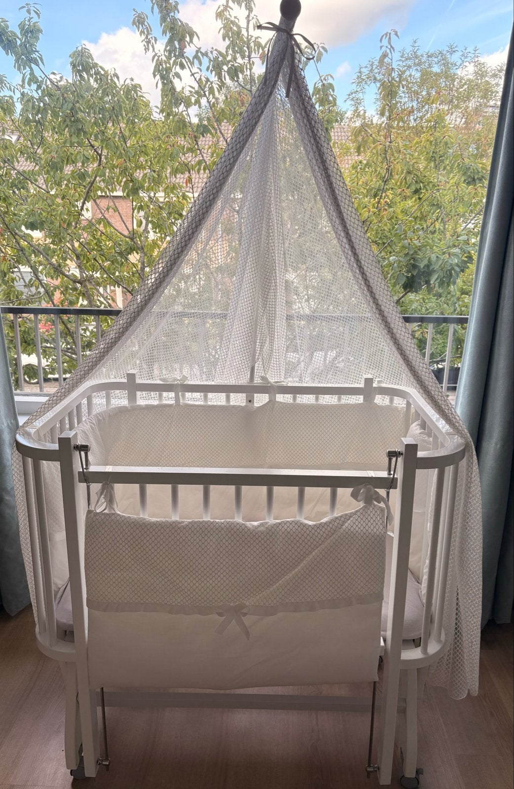 Wit babybedje met hemeltje, Ophalen, Wit, Zo goed als nieuw, Overige maten