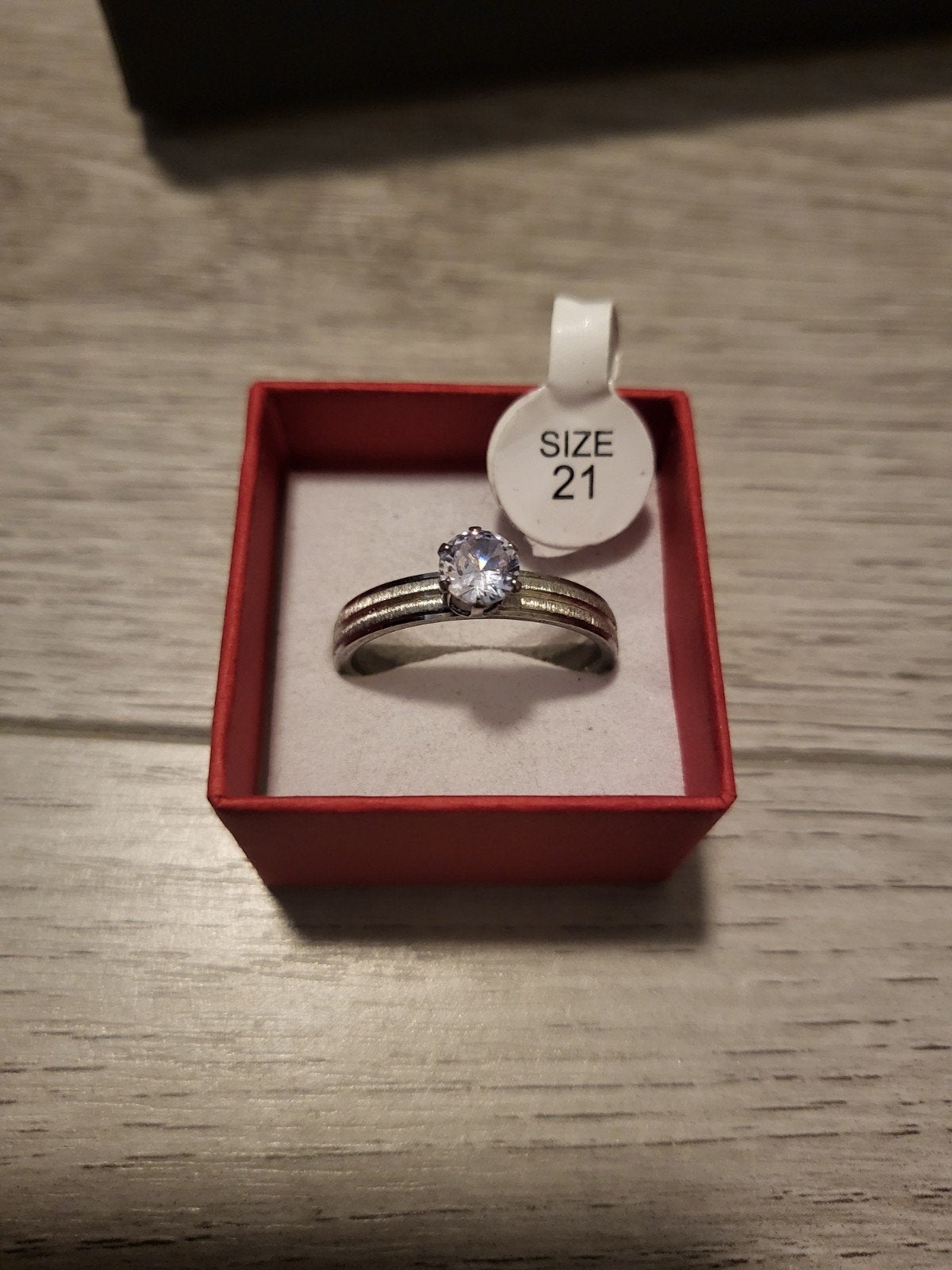 Nieuwe ring met steen - Maat 21, 20 of groter, IJzer of Staal, Nieuw, Ophalen of Verzenden