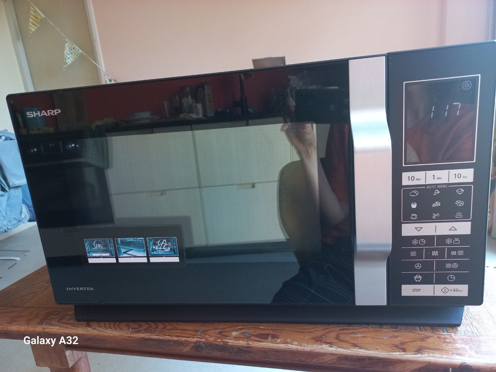 Sharp combi-magnetron met grill & hetelucht – 28L (R890BK) -, Witgoed en Apparatuur, Magnetrons, Ophalen, Combimagnetron, Zo goed als nieuw