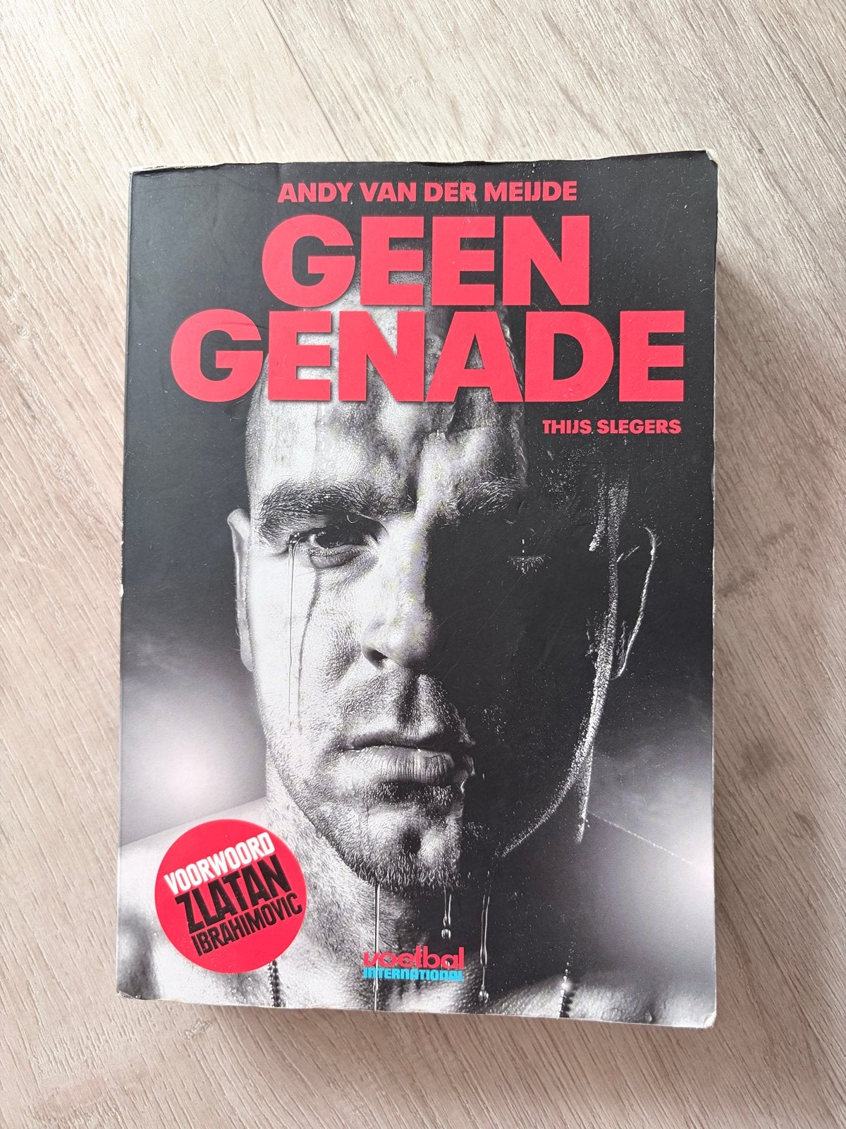 Geen Genade - Andy van der Meijde (Voetbal International), Ophalen of Verzenden, Gelezen, Sport