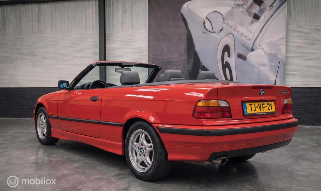 BMW 3-serie Cabrio 318i Comfort, Auto's, BMW, 1345 kg, Achterwielaandrijving, Gebruikt, Zwart