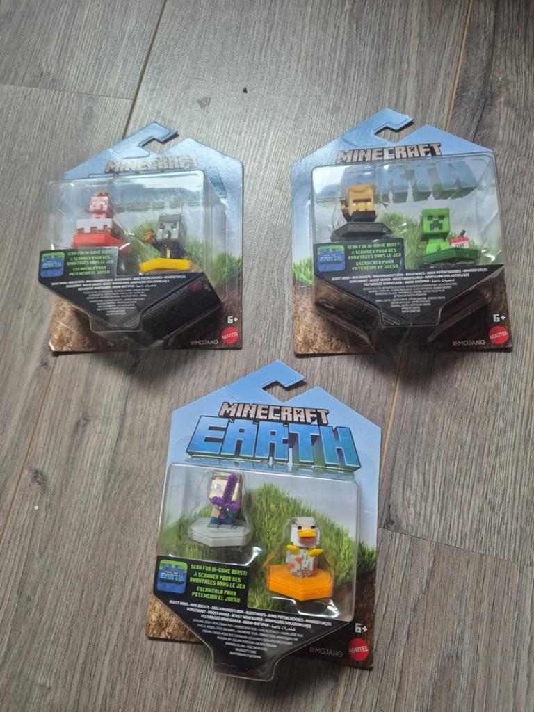 Minecraft Earth poppetjes, Ophalen, Nieuw