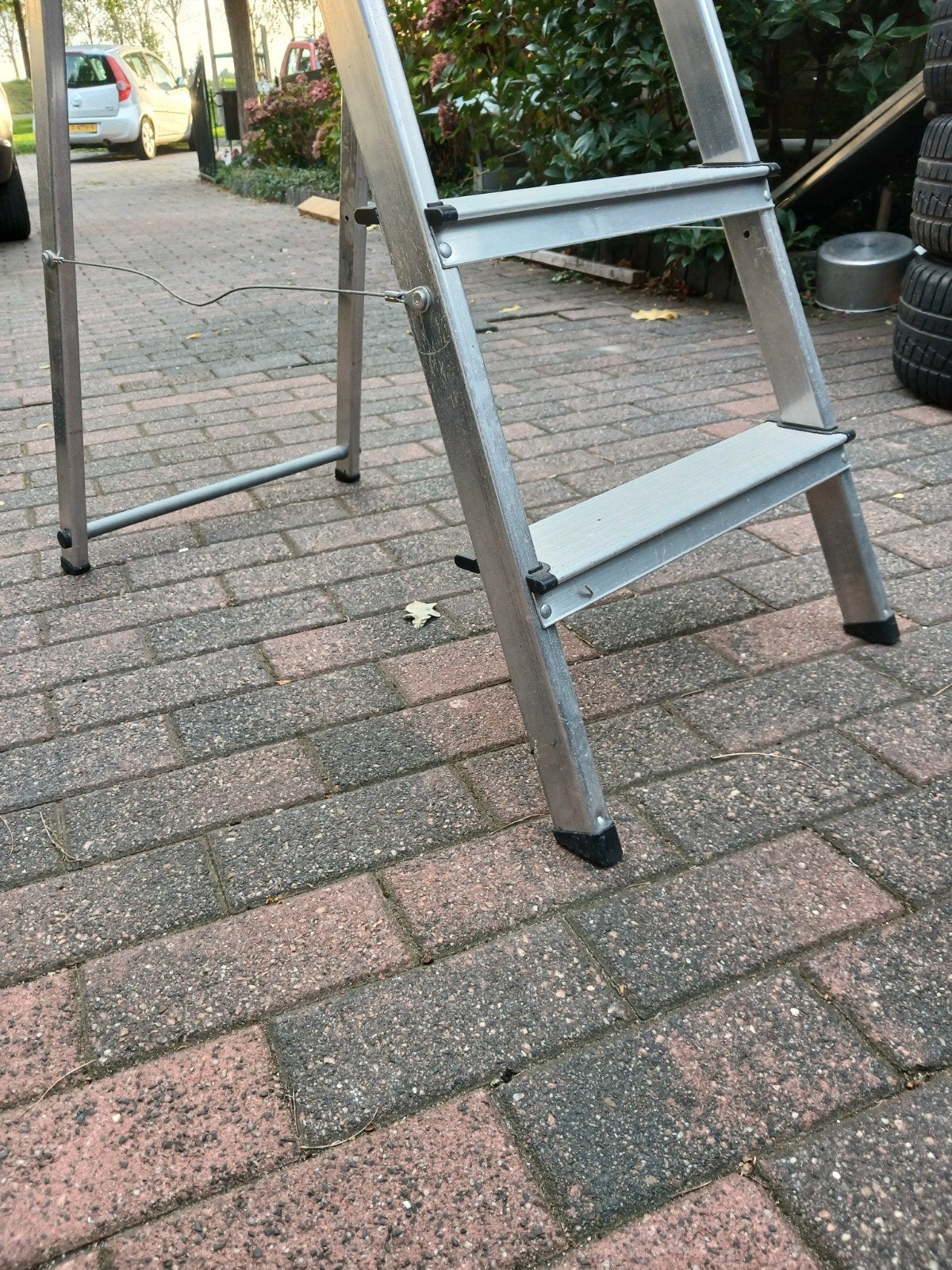 Stevige aluminium trap met 4 treden, Doe-het-zelf en Verbouw, Ladders en Trappen, Ophalen of Verzenden