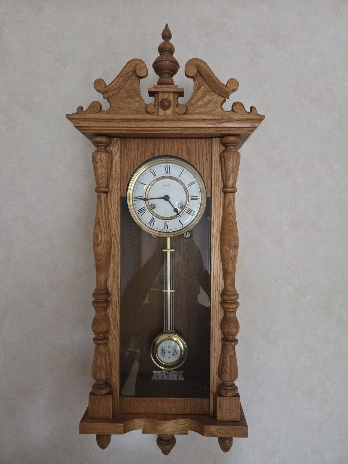 Hermle Wandklok met Slinger - Klassiek Eikenhout, Ophalen of Verzenden