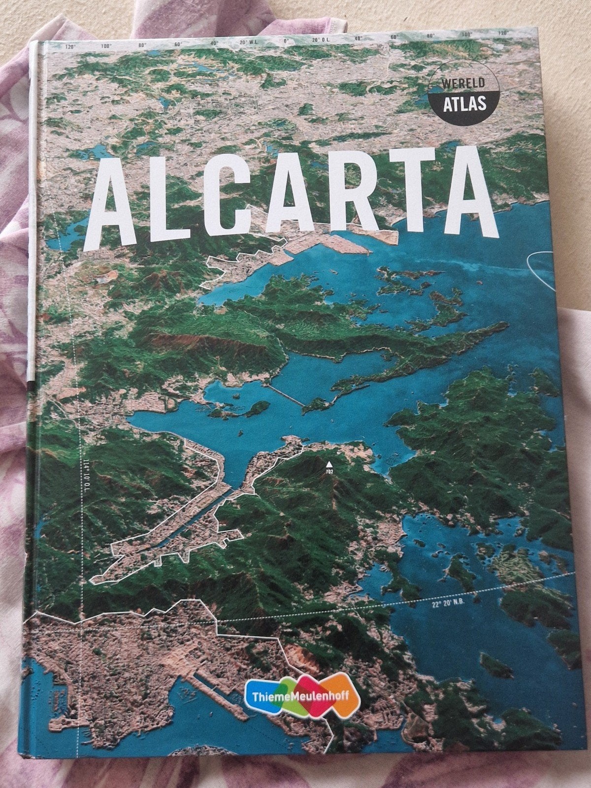Alcarta Wereldatlas - ThiemeMeulenhoff, Overige atlassen, 2000 tot heden, ThiemeMeulenhoff, Ophalen of Verzenden