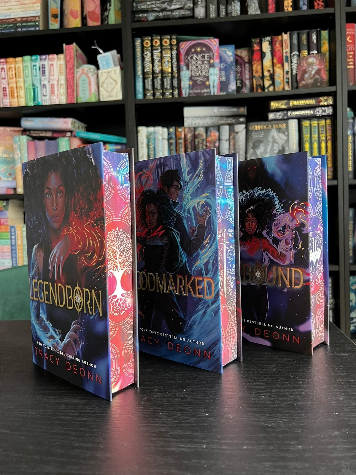 The Legendborn Cycle - Tracy Deonn - FairyLoot - Trilogy, Ophalen of Verzenden, Nieuw