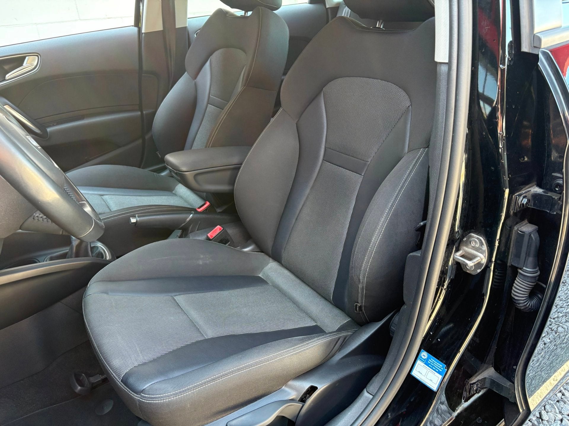 Audi A1 Sportback 1.0 TFSI Sport Airco/Parkeersensoren/Stoel, Auto's, Voorwielaandrijving, Zwart, 95 pk, 4 stoelen