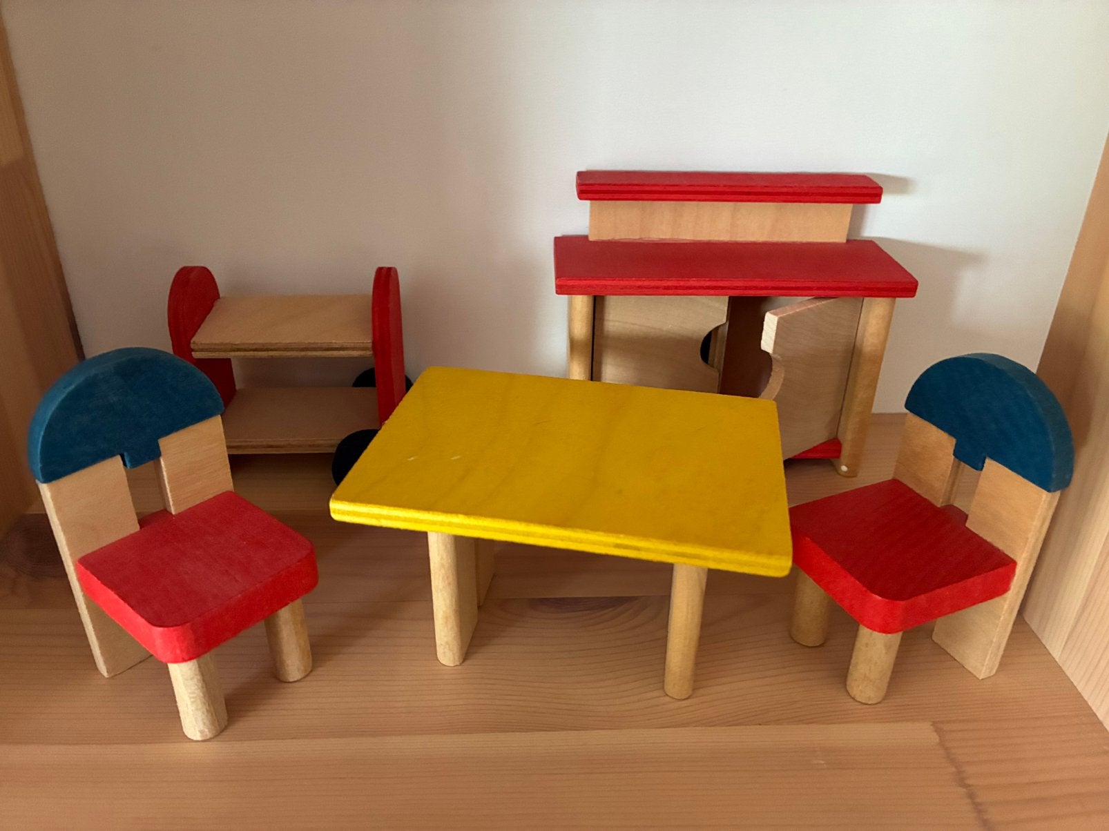 Poppetjes meubels van hout, Ophalen of Verzenden, Zo goed als nieuw, Poppenhuis