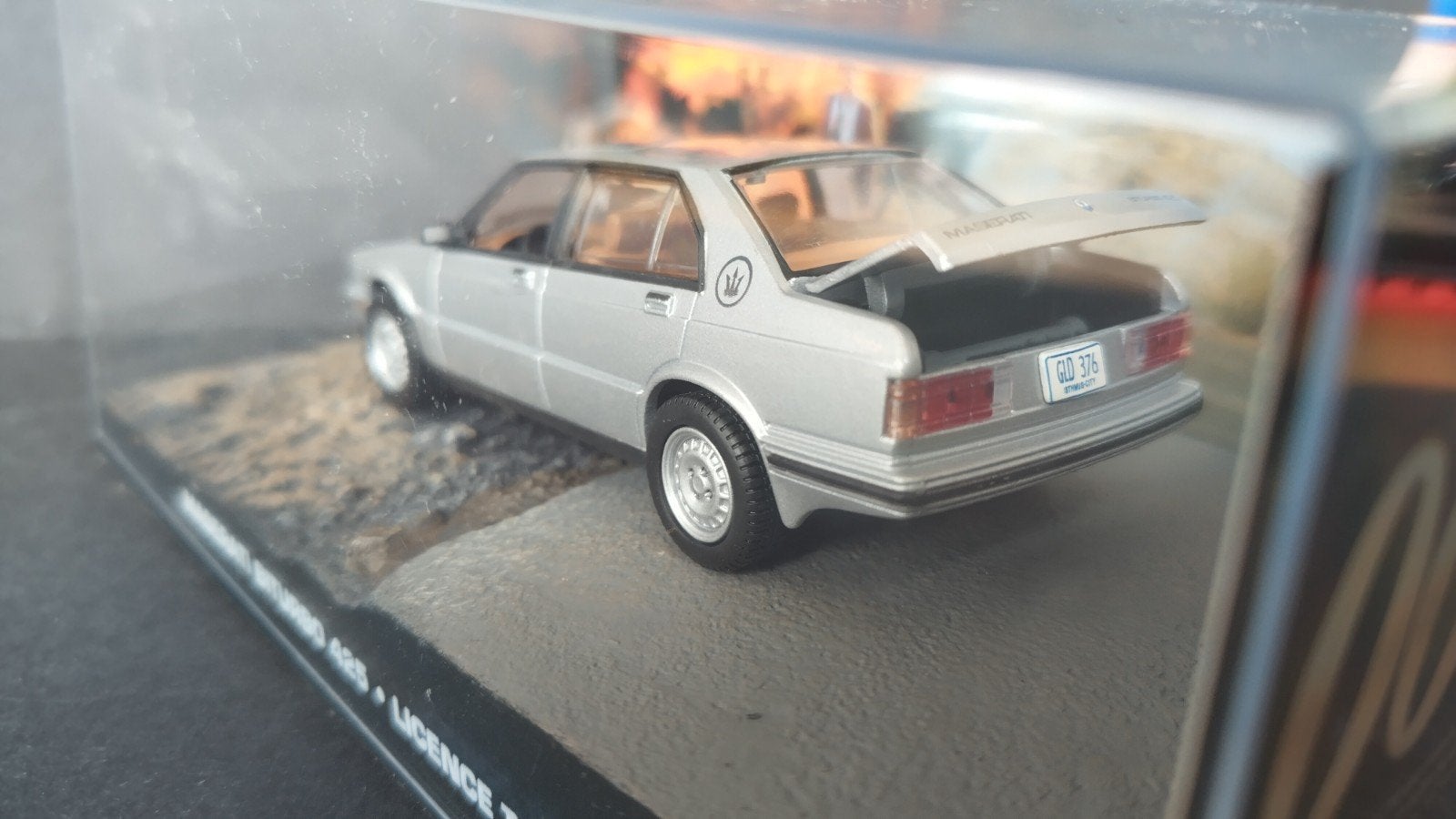 Maserati Biturbo 1:43 James Bond 007 license to kill Pol, Hobby en Vrije tijd, Overige merken, Auto, Verzenden, Nieuw