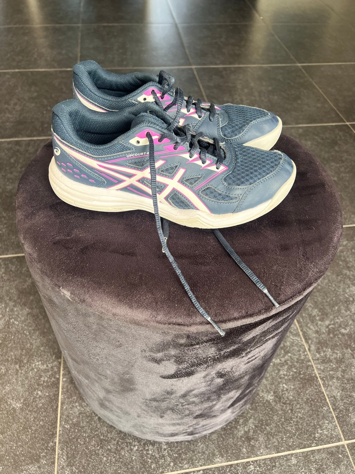 Asics Upcourt 4 indoorschoenen Maat 38, Ophalen of Verzenden, Gebruikt