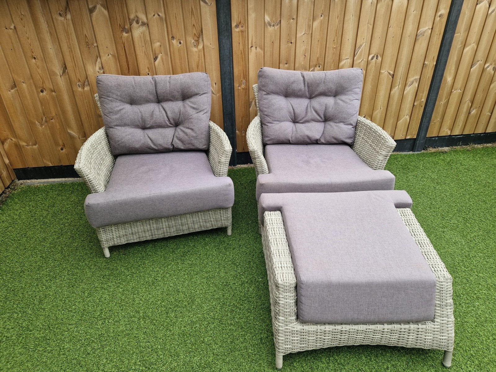 2 loungestoelen met een voetenbankje, Ophalen, Gebruikt, 2 zitplaatsen