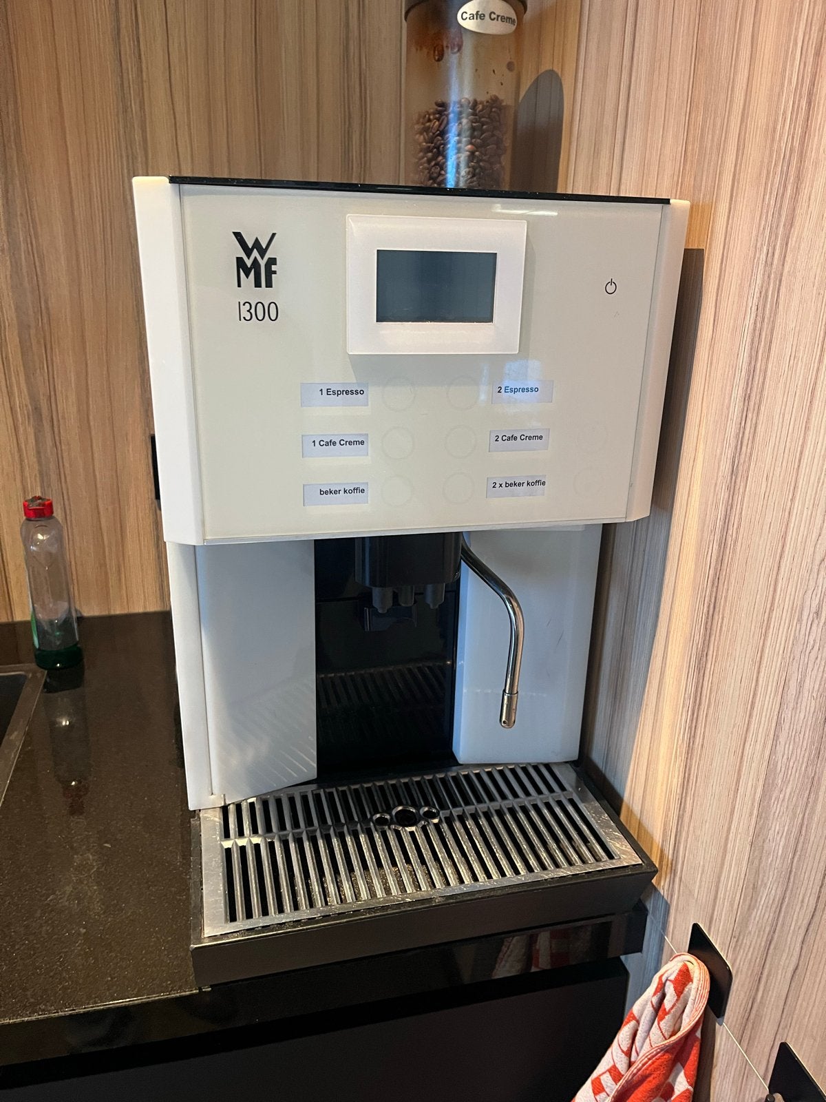 WMF I300 Volautomatische Koffiemachine, Ophalen, Afneembaar waterreservoir, Gebruikt, 10 kopjes of meer